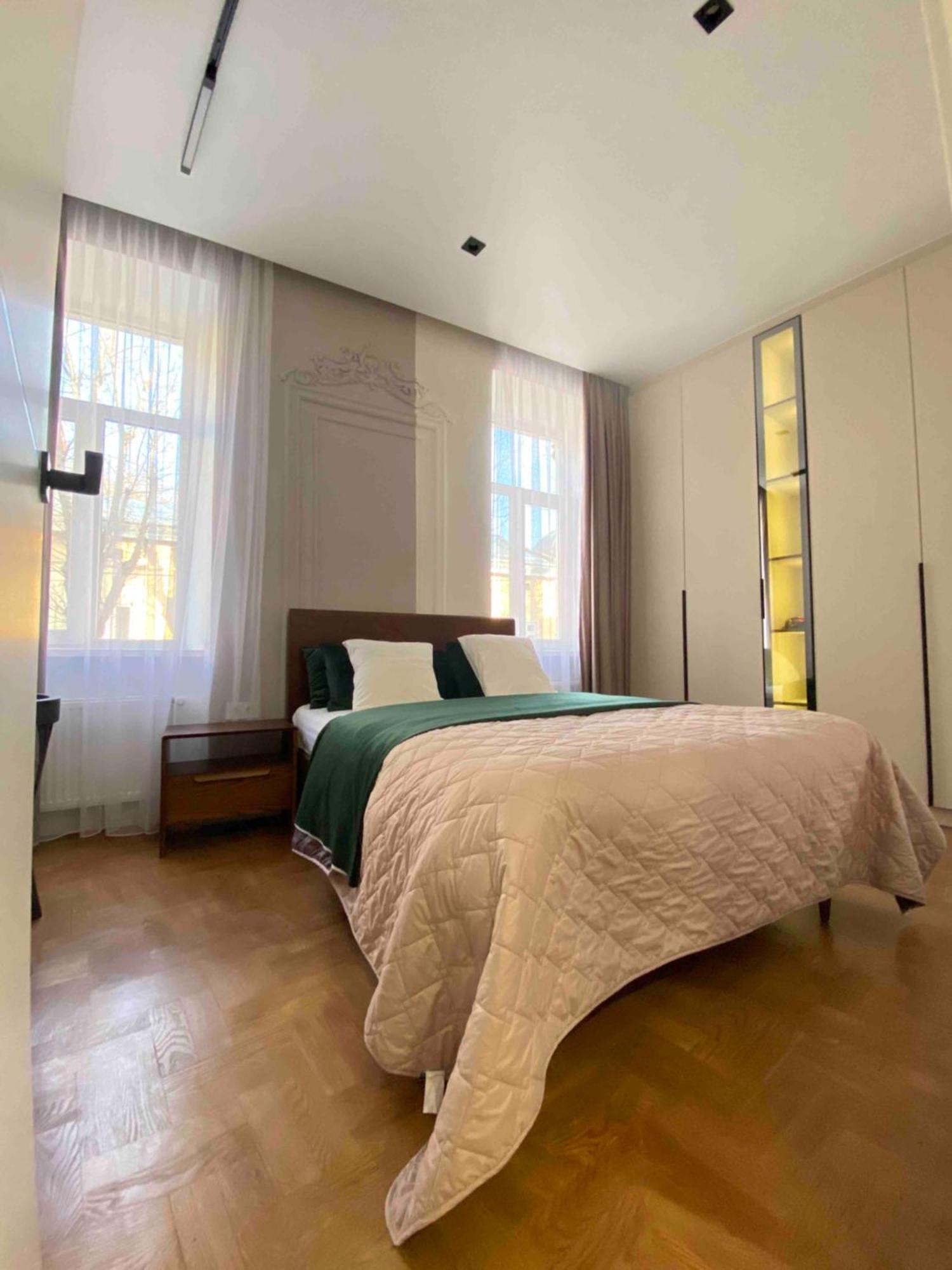 Favorit Apartments 2 Кім Безкоштовна Парковка Центр З Балконом Не Далеко Від Ж Д Вокзалу Звітні Документи Liov Exterior foto