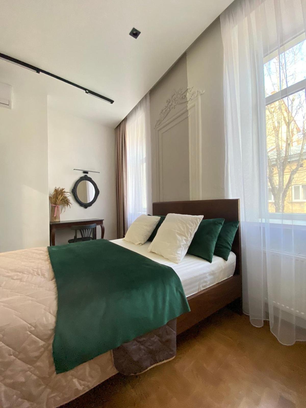 Favorit Apartments 2 Кім Безкоштовна Парковка Центр З Балконом Не Далеко Від Ж Д Вокзалу Звітні Документи Liov Exterior foto
