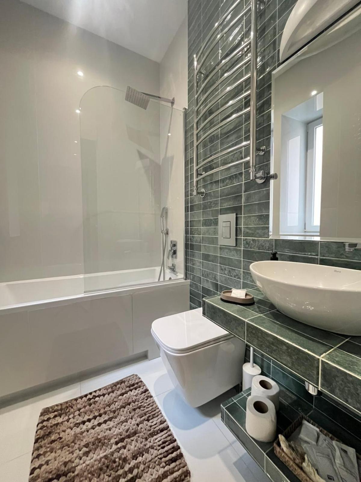 Favorit Apartments 2 Кім Безкоштовна Парковка Центр З Балконом Не Далеко Від Ж Д Вокзалу Звітні Документи Liov Exterior foto